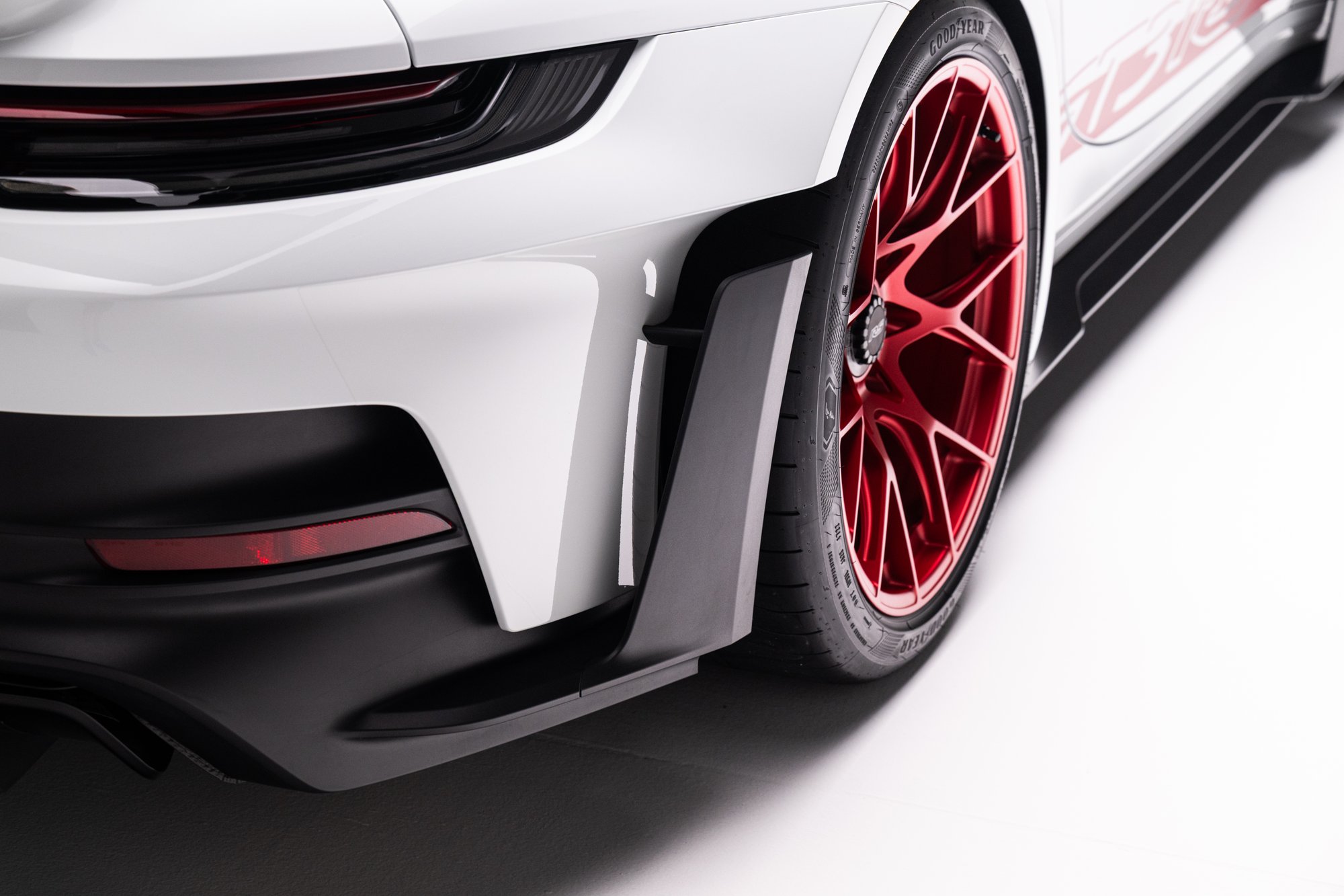 406-Mile 2023 Porsche 911 GT3 RS Sells for $367,786 on Bring a Trailer