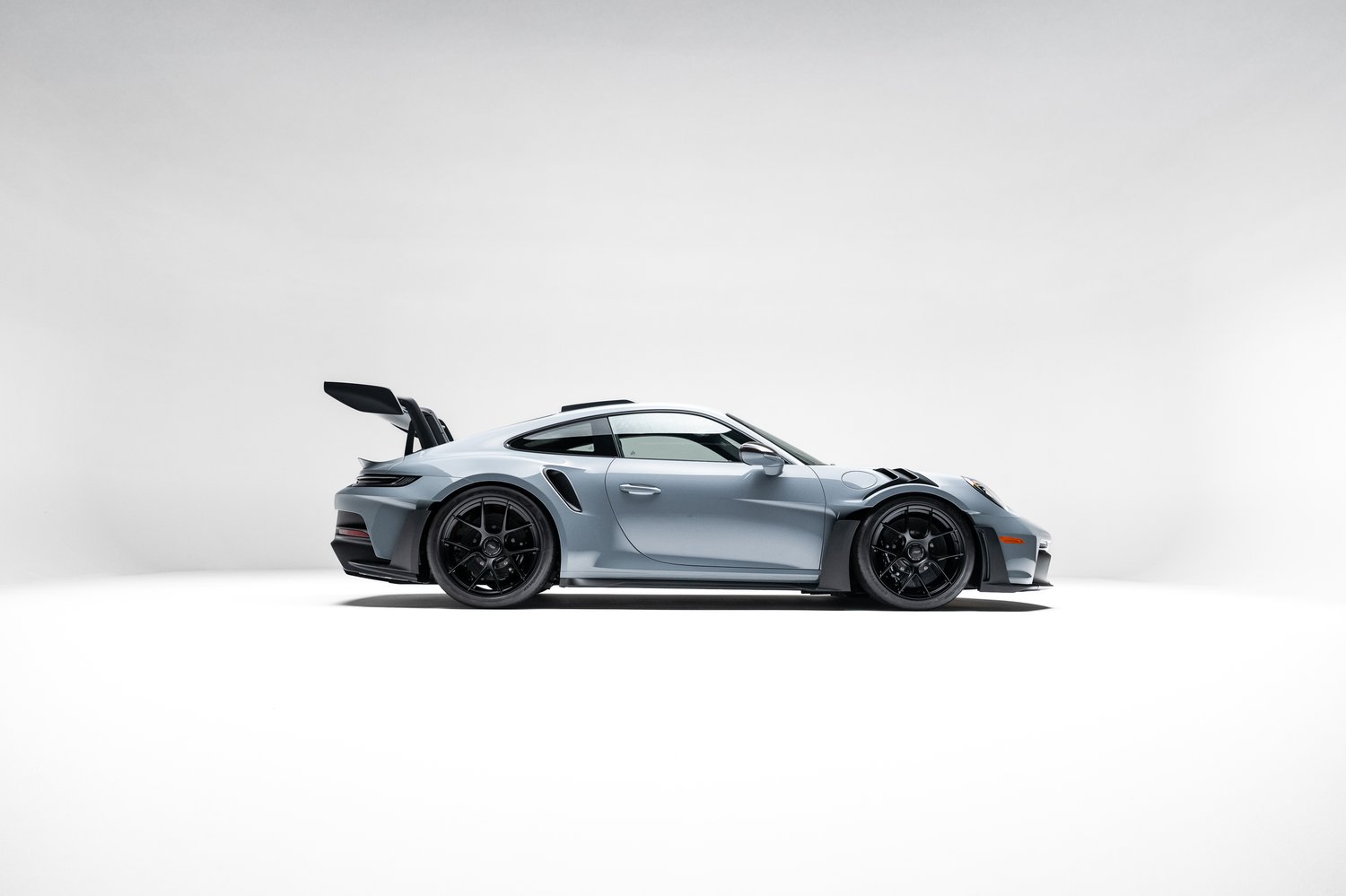 2025 Porsche 911 GT3 RS in Arctic Grey