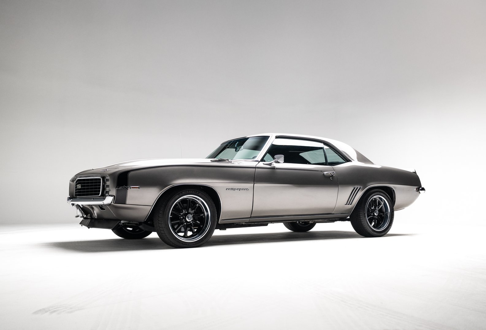 1969 Chevrolet Camaro front 3/4