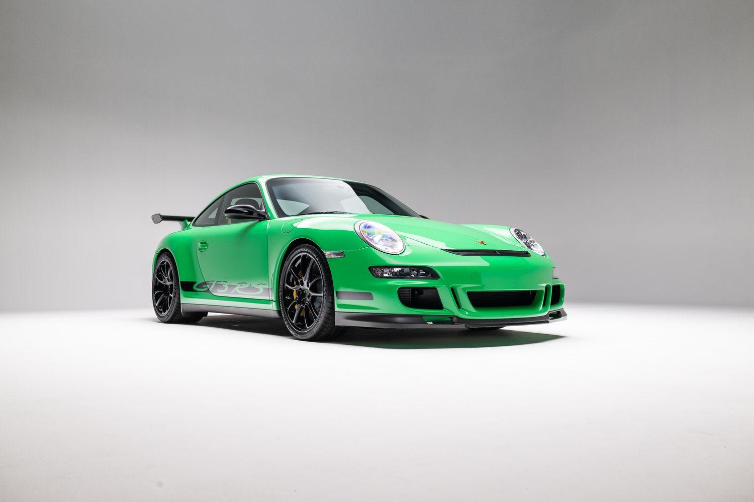 Time Capsule Porsche GT3 RS Achieves Record $498,000 Sale