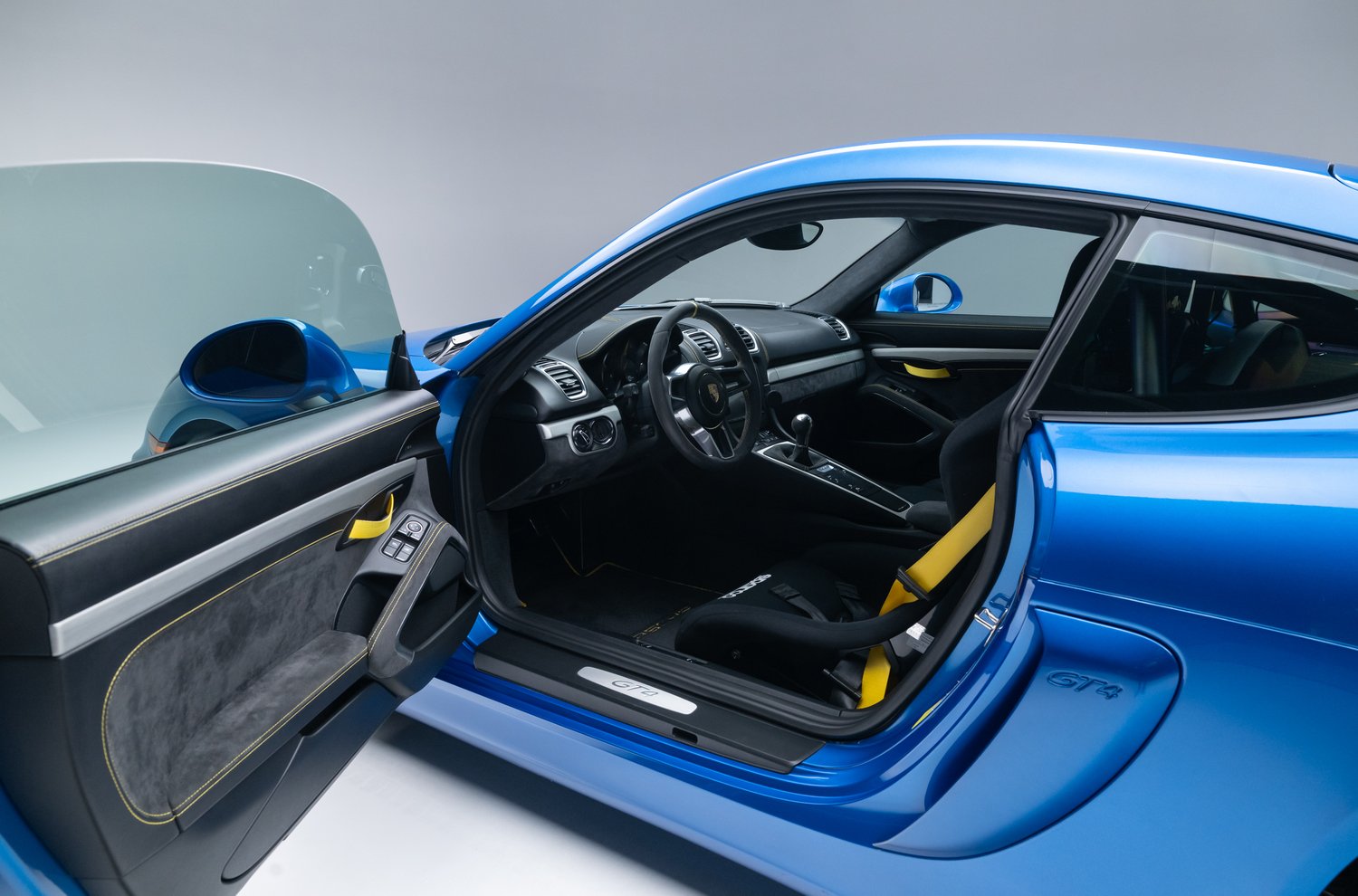 2016 Porsche Cayman GT4