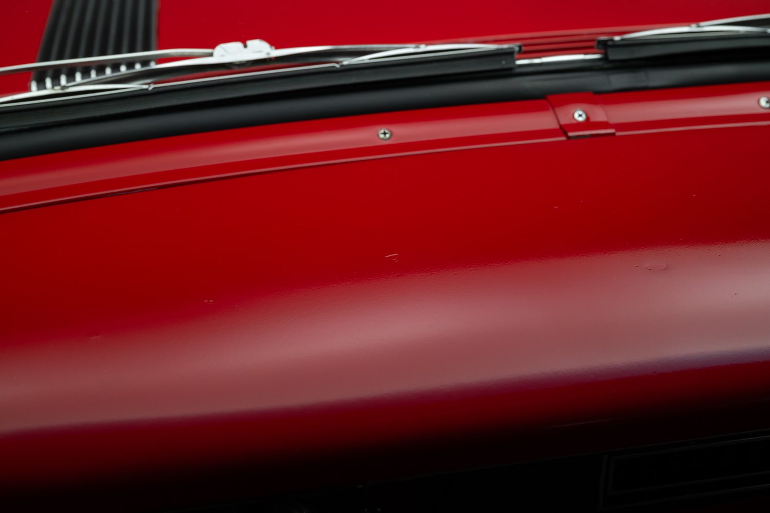 Restomod 1955 Pontiac Chieftain Sells for $35,550 on Bring a Trailer