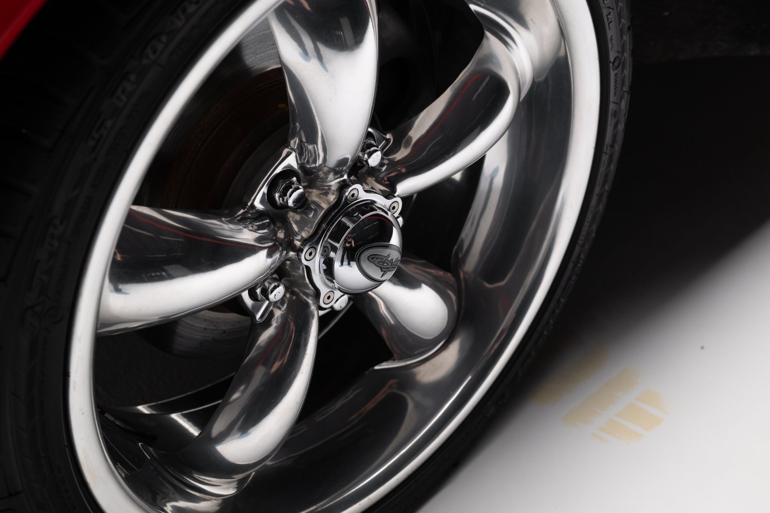 Restomod 1955 Pontiac Chieftain Sells for $35,550 on Bring a Trailer