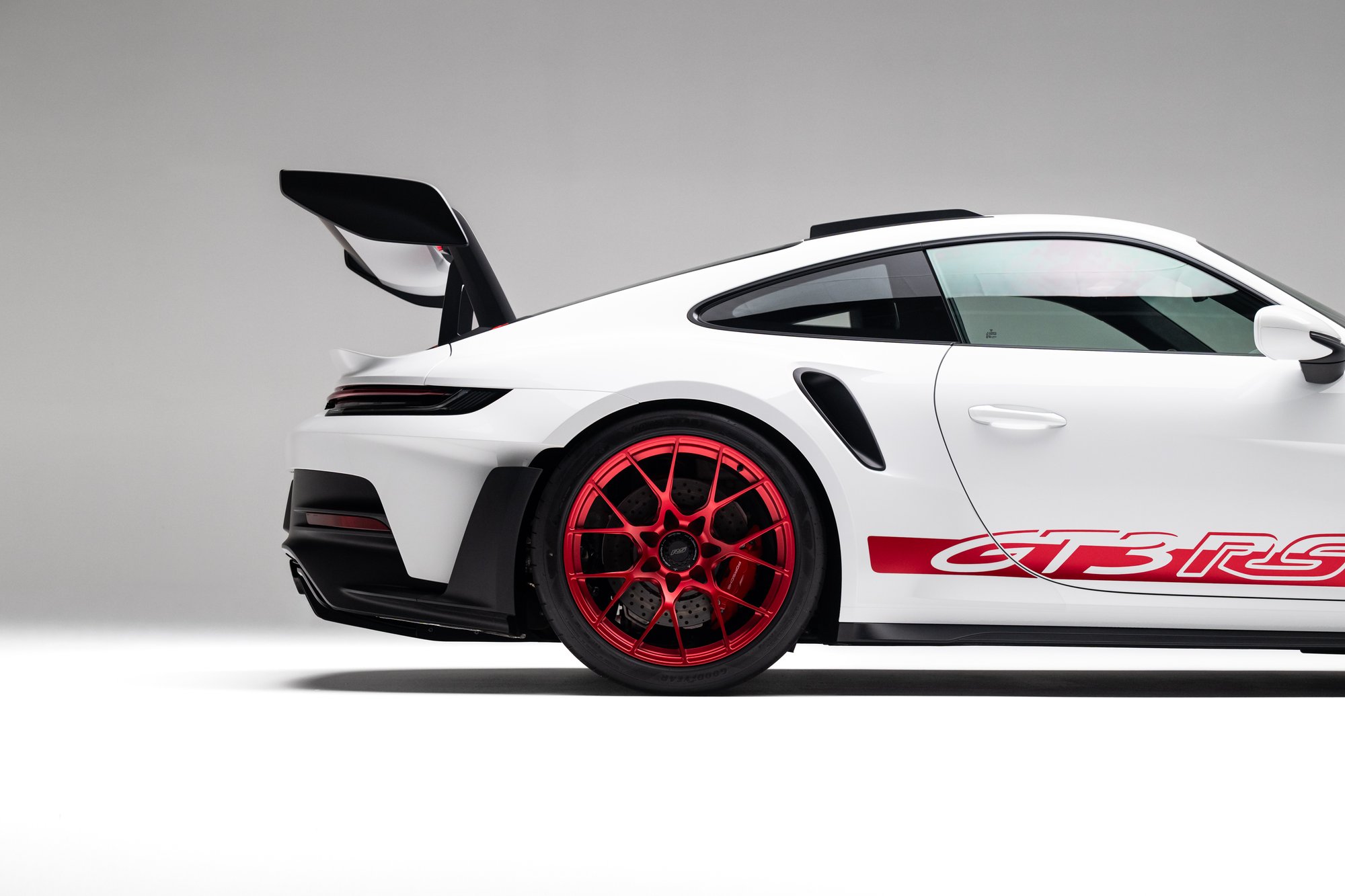 406-Mile 2023 Porsche 911 GT3 RS Sells for $367,786 on Bring a Trailer