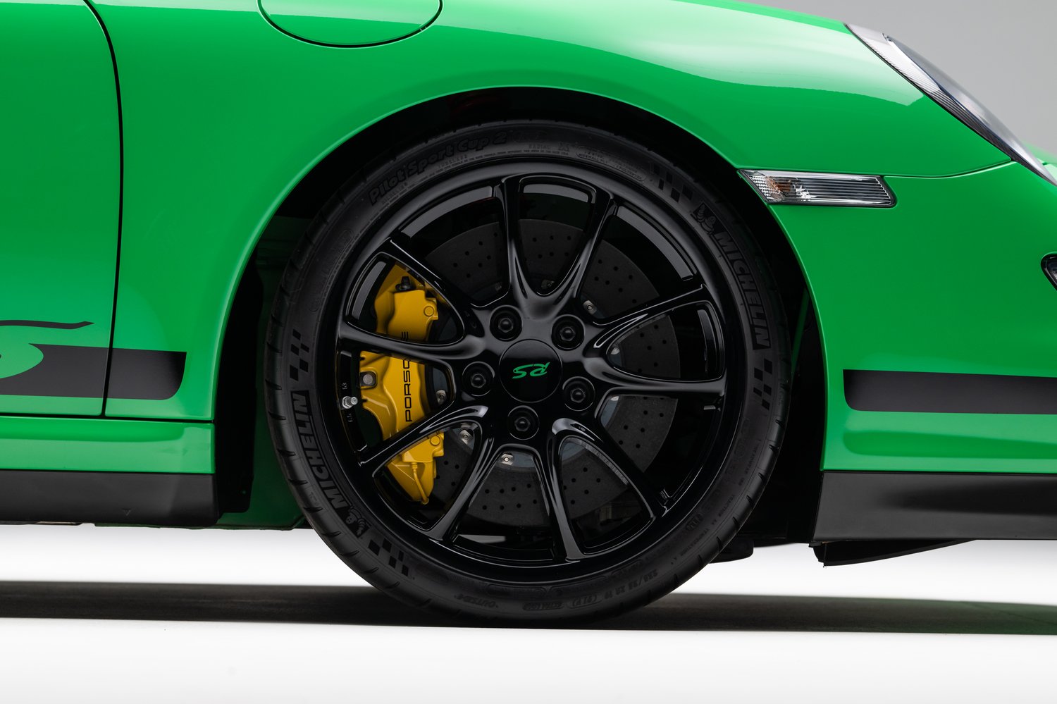 Time Capsule Porsche GT3 RS Achieves Record $498,000 Sale