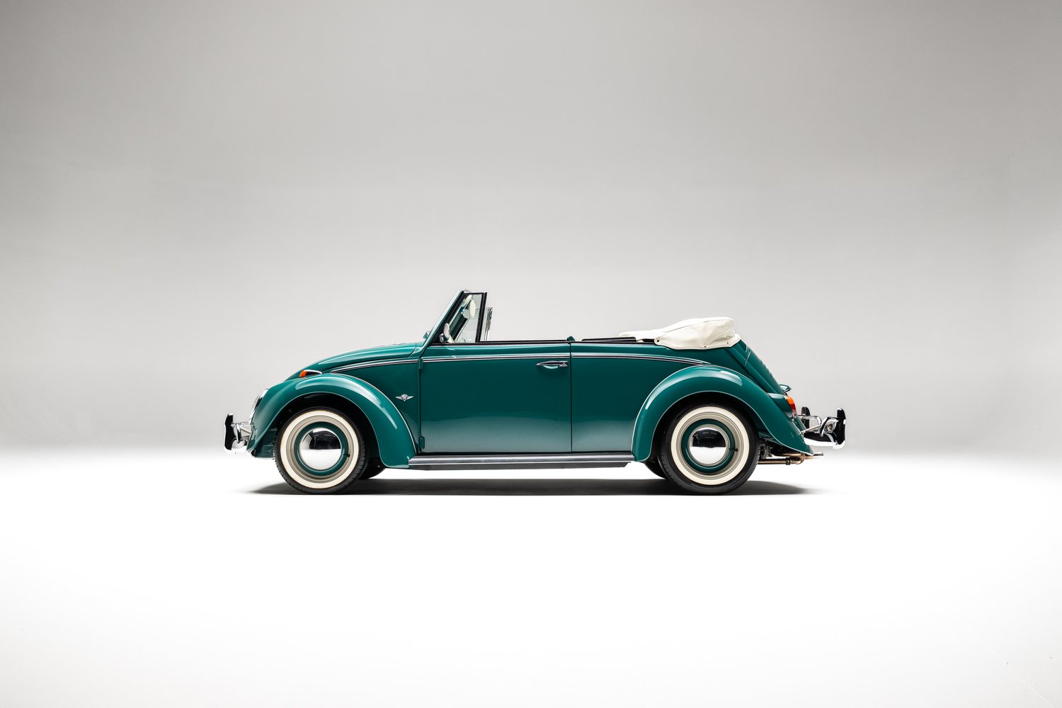 A Brazilian-Refurbished 1964 Volkswagen Beetle Convertible Comes to Bring a Trailer