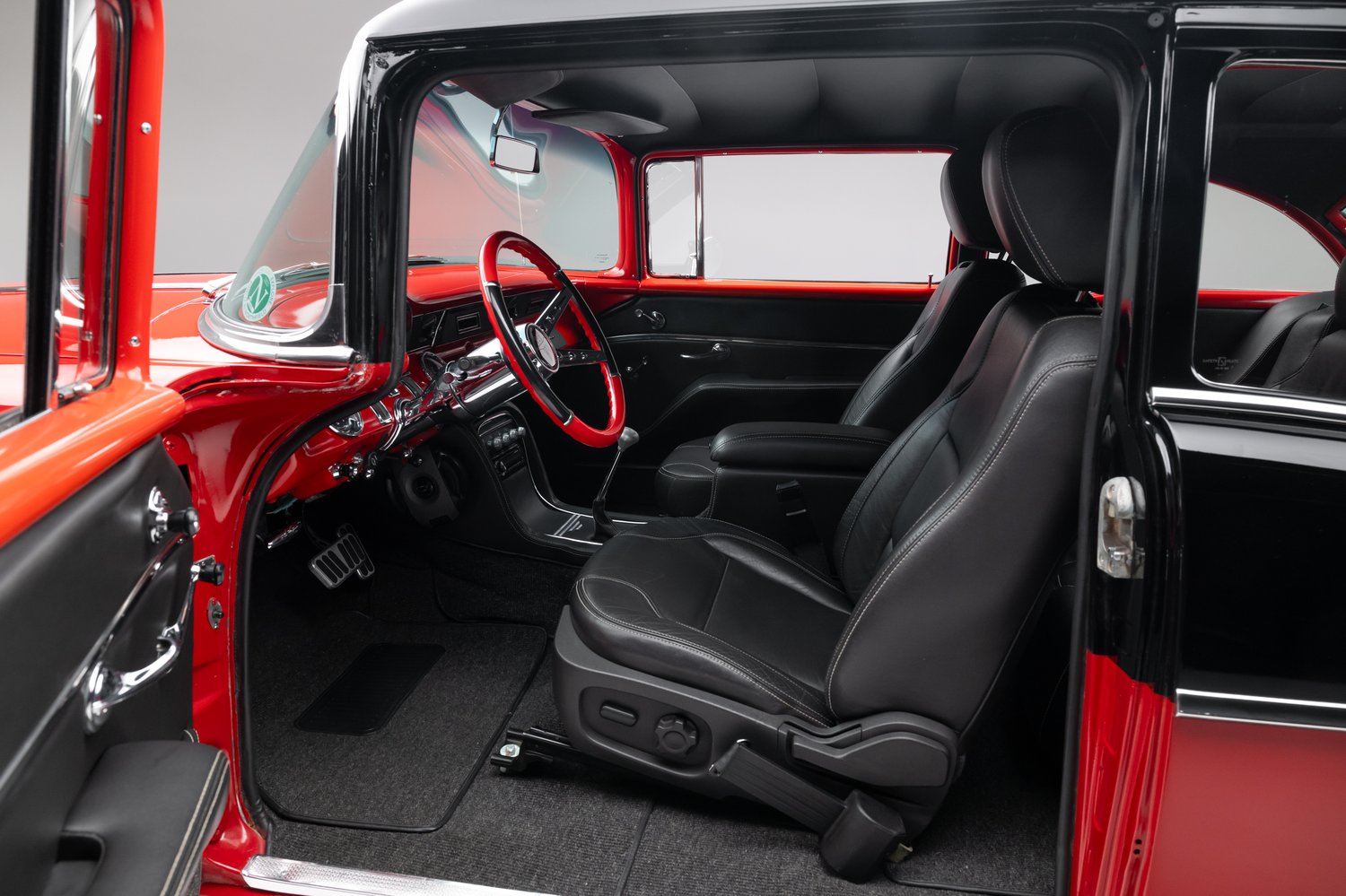 Restomod 1955 Pontiac Chieftain Sells for $35,550 on Bring a Trailer