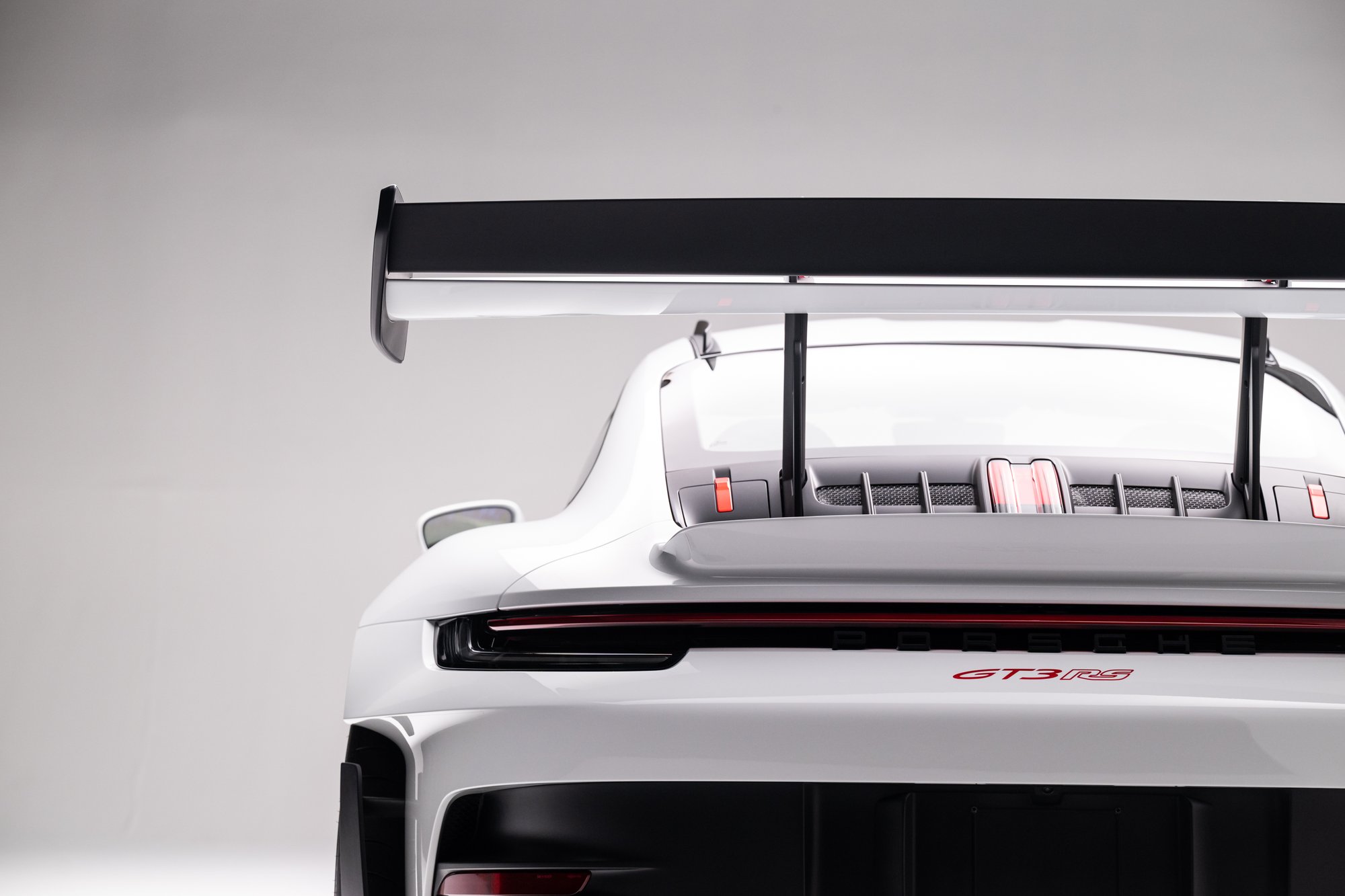 406-Mile 2023 Porsche 911 GT3 RS Sells for $367,786 on Bring a Trailer