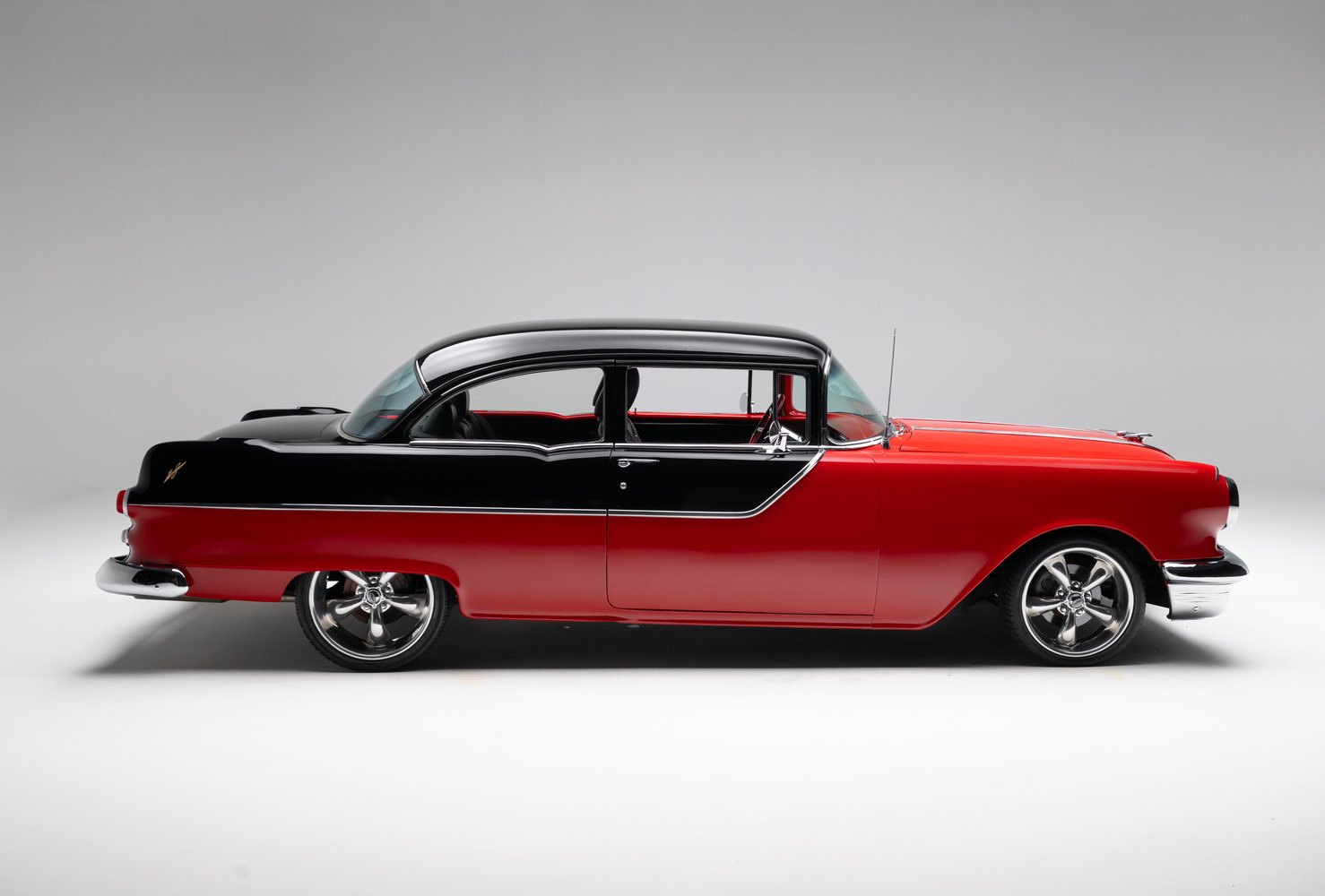 Restomod 1955 Pontiac Chieftain Sells for $35,550 on Bring a Trailer