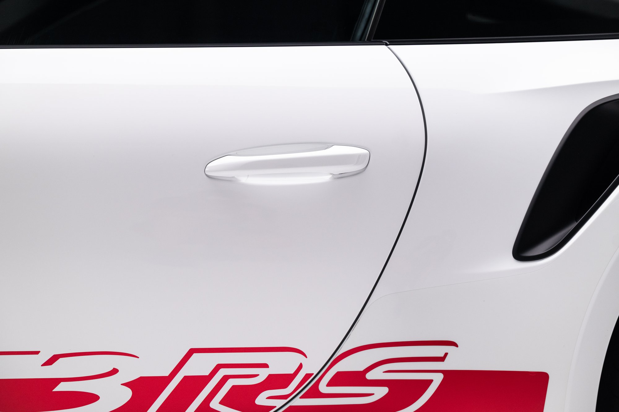 406-Mile 2023 Porsche 911 GT3 RS Sells for $367,786 on Bring a Trailer