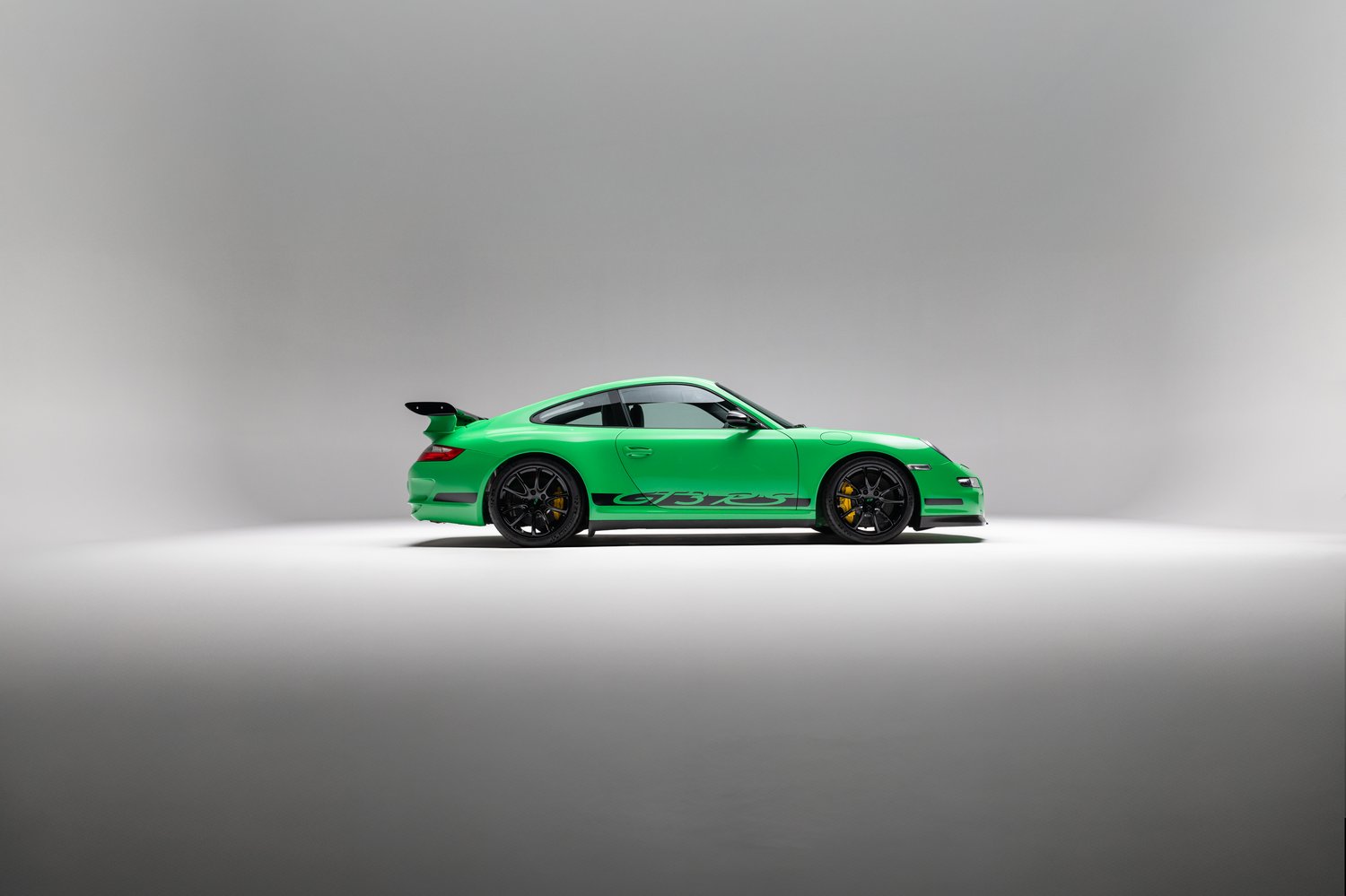 Time Capsule Porsche GT3 RS Achieves Record $498,000 Sale