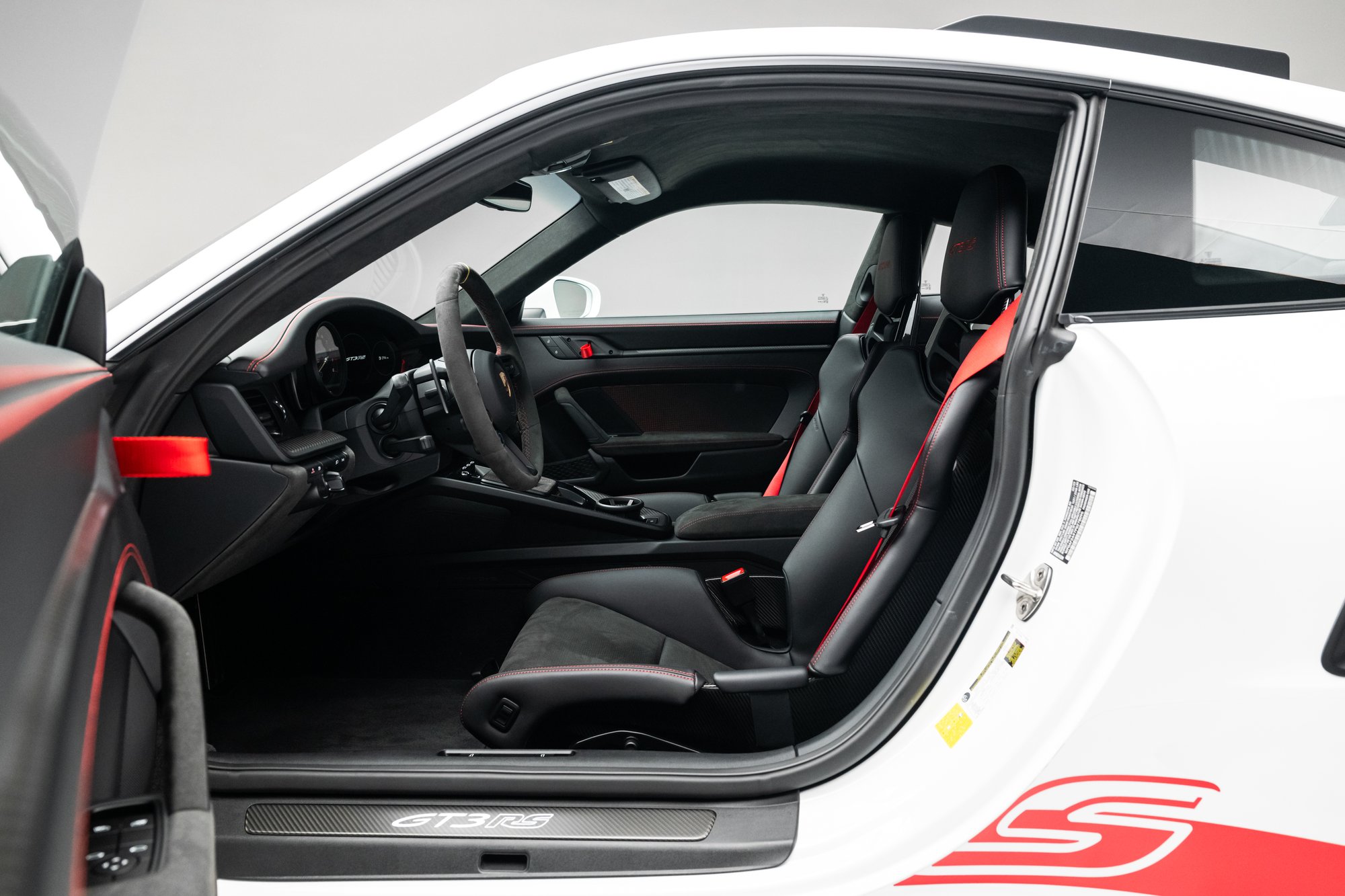 406-Mile 2023 Porsche 911 GT3 RS Sells for $367,786 on Bring a Trailer