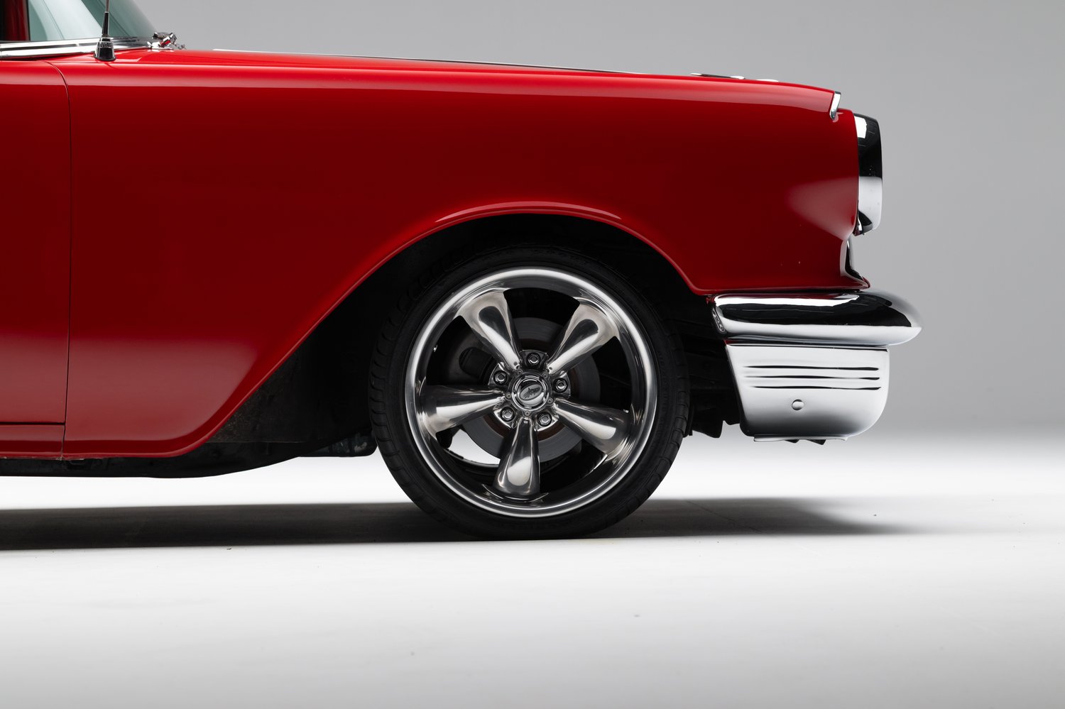 Restomod 1955 Pontiac Chieftain Sells for $35,550 on Bring a Trailer