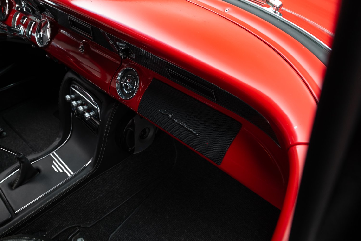 Restomod 1955 Pontiac Chieftain Sells for $35,550 on Bring a Trailer