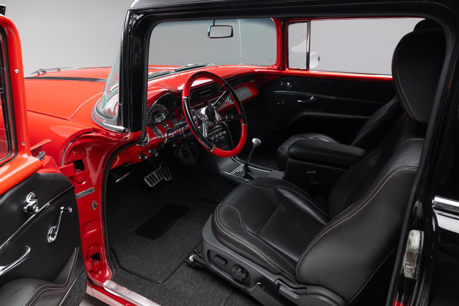 Restomod 1955 Pontiac Chieftain Sells for $35,550 on Bring a Trailer