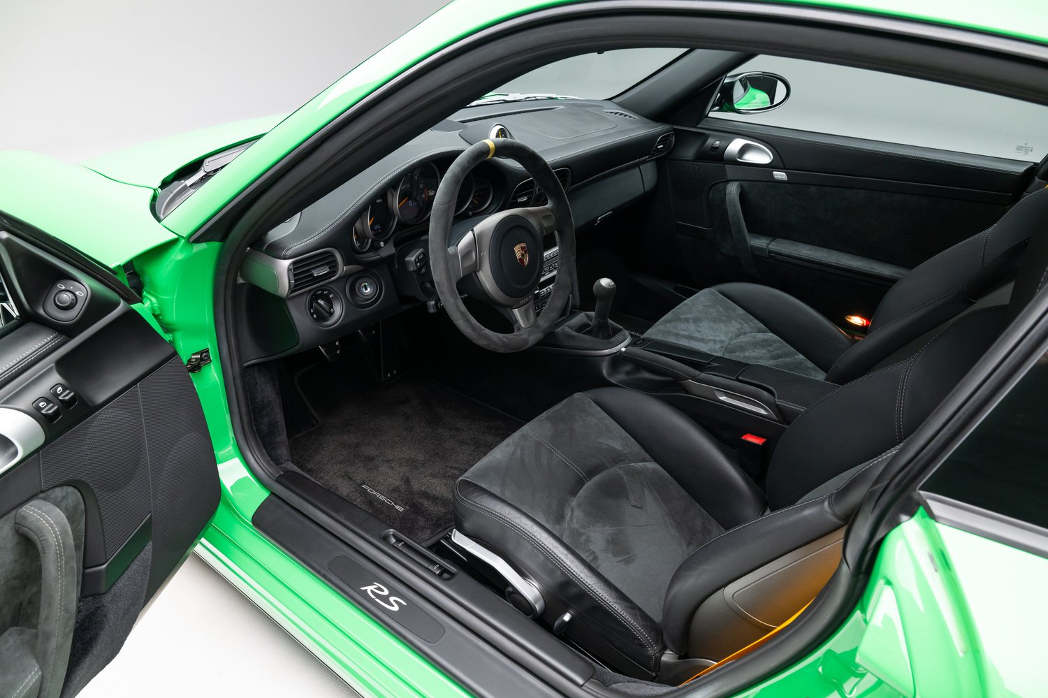 Time Capsule Porsche GT3 RS Achieves Record $498,000 Sale