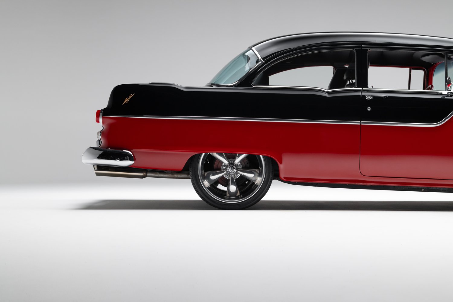 Restomod 1955 Pontiac Chieftain Sells for $35,550 on Bring a Trailer