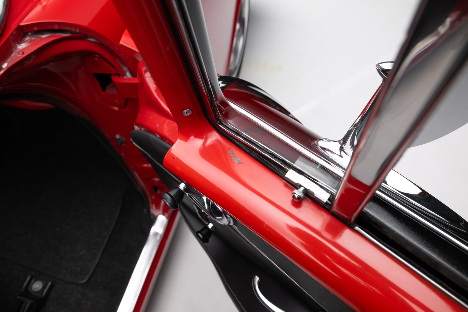 Restomod 1955 Pontiac Chieftain Sells for $35,550 on Bring a Trailer