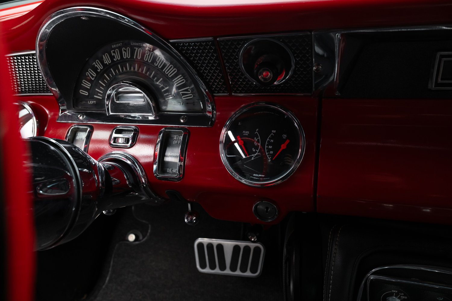 Restomod 1955 Pontiac Chieftain Sells for $35,550 on Bring a Trailer