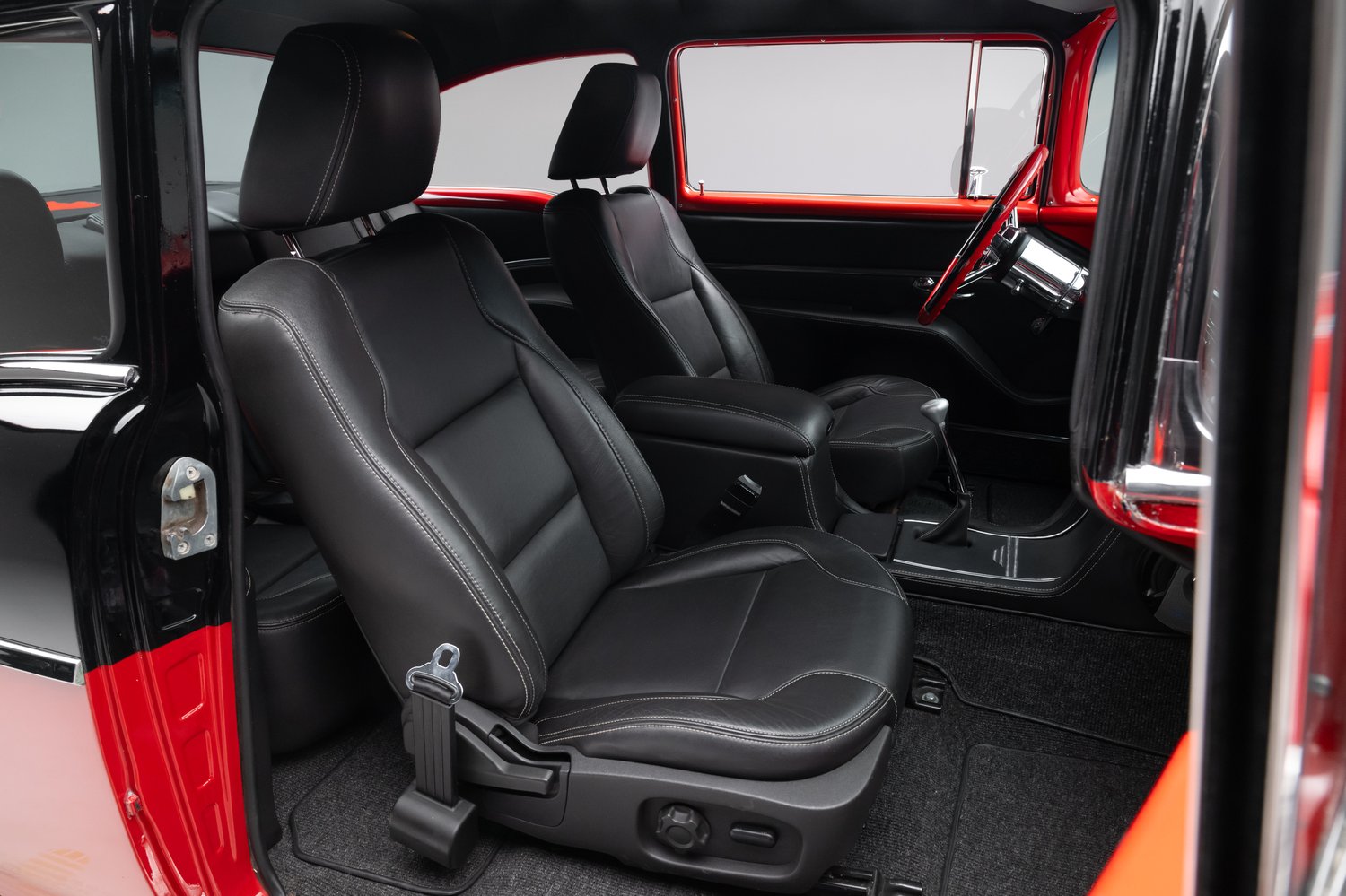 Restomod 1955 Pontiac Chieftain Sells for $35,550 on Bring a Trailer