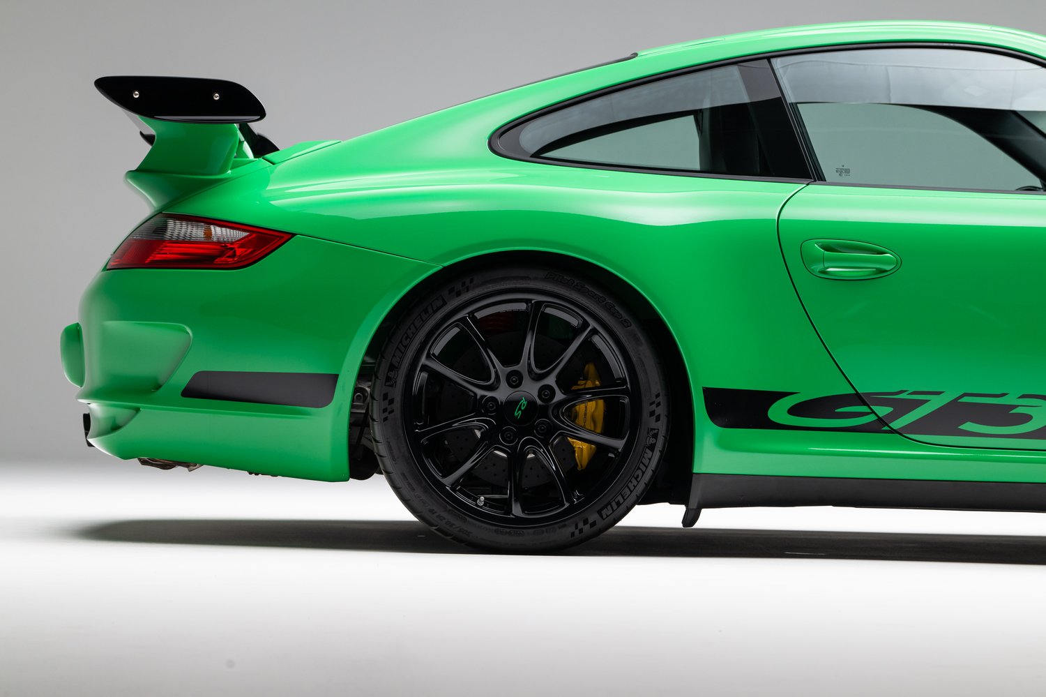 Time Capsule Porsche GT3 RS Achieves Record $498,000 Sale