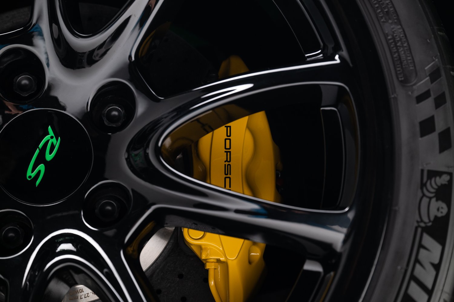 Time Capsule Porsche GT3 RS Achieves Record $498,000 Sale