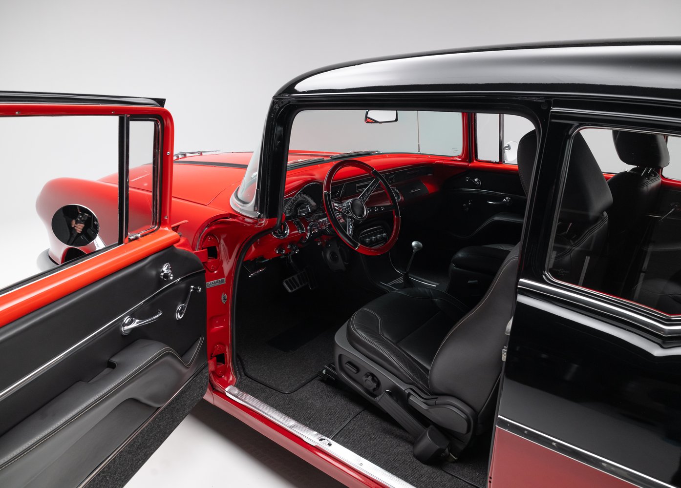 Restomod 1955 Pontiac Chieftain Sells for $35,550 on Bring a Trailer