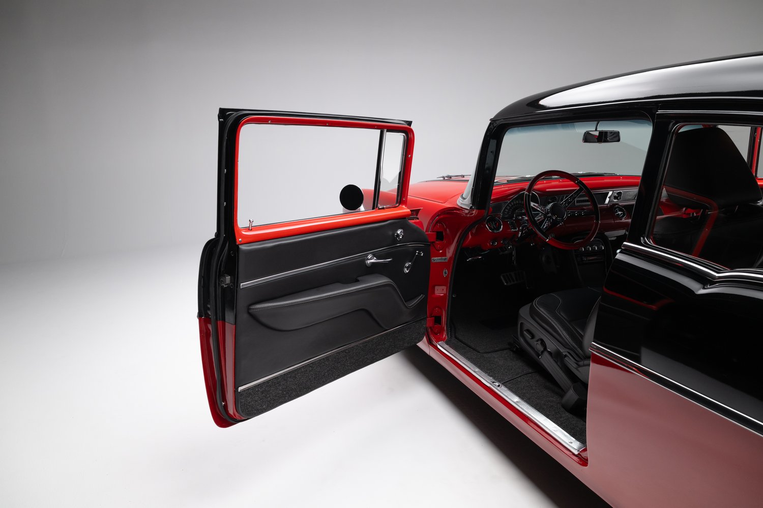 Restomod 1955 Pontiac Chieftain Sells for $35,550 on Bring a Trailer