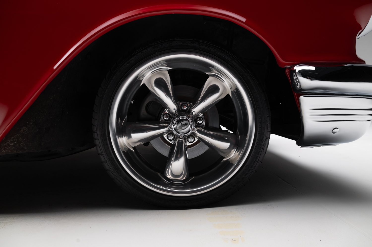 Restomod 1955 Pontiac Chieftain Sells for $35,550 on Bring a Trailer