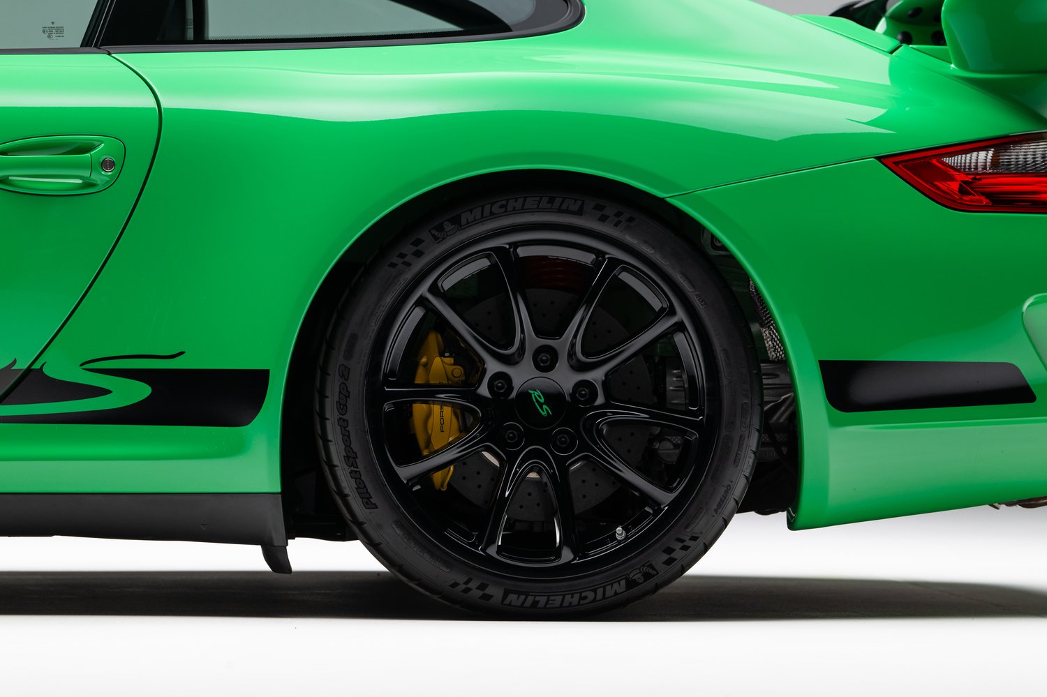 Time Capsule Porsche GT3 RS Achieves Record $498,000 Sale