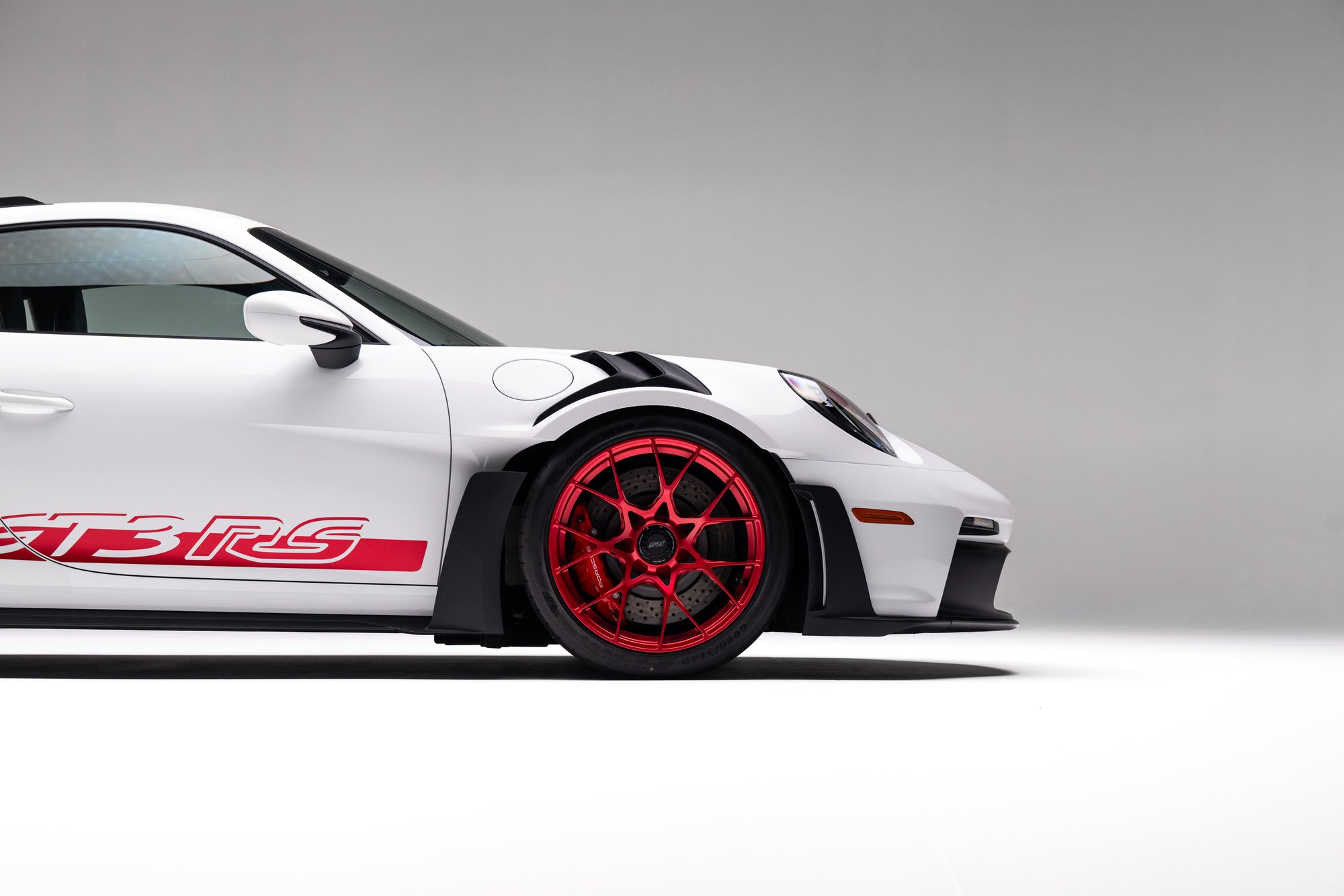 406-Mile 2023 Porsche 911 GT3 RS Sells for $367,786 on Bring a Trailer