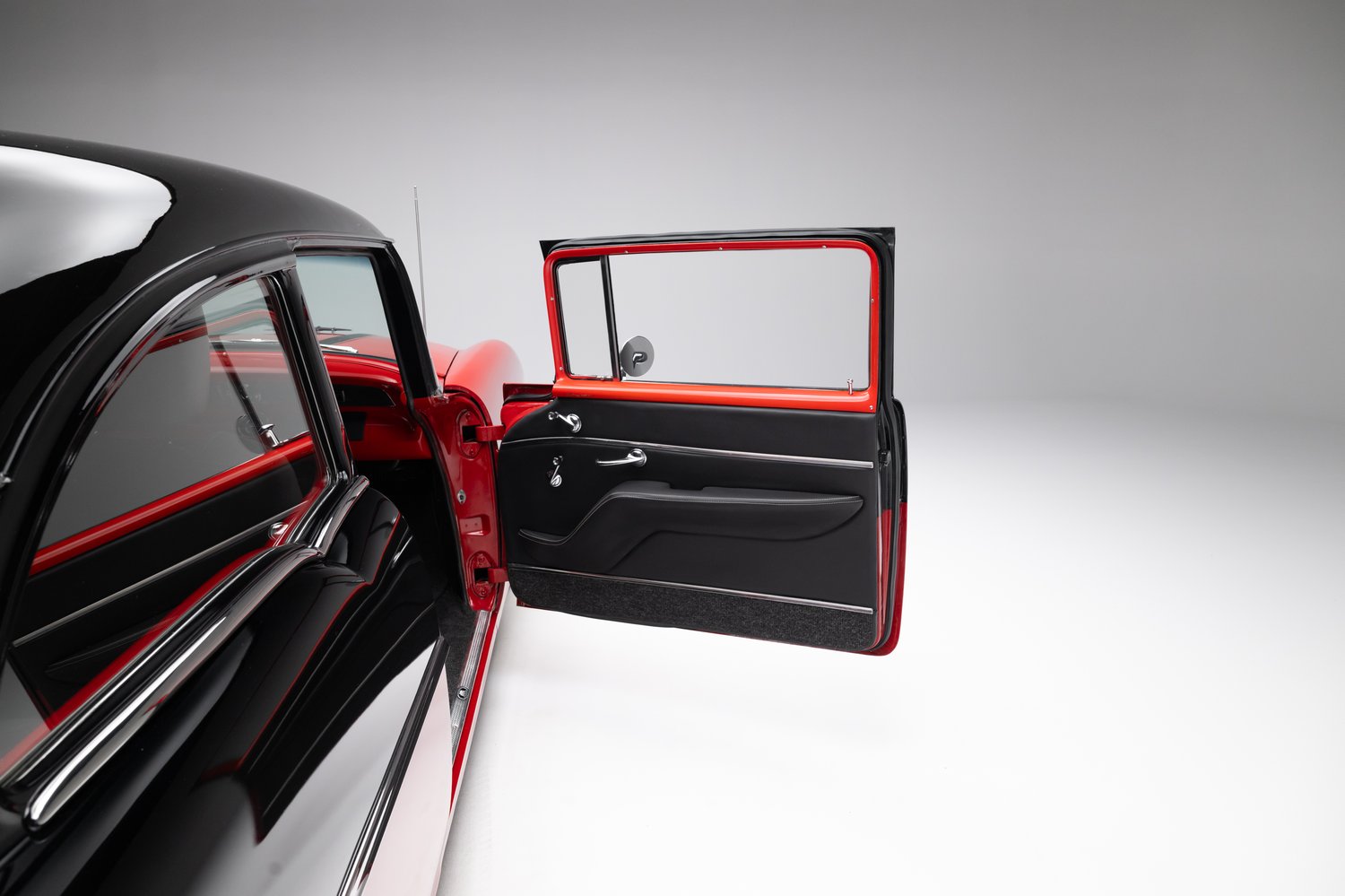 Restomod 1955 Pontiac Chieftain Sells for $35,550 on Bring a Trailer