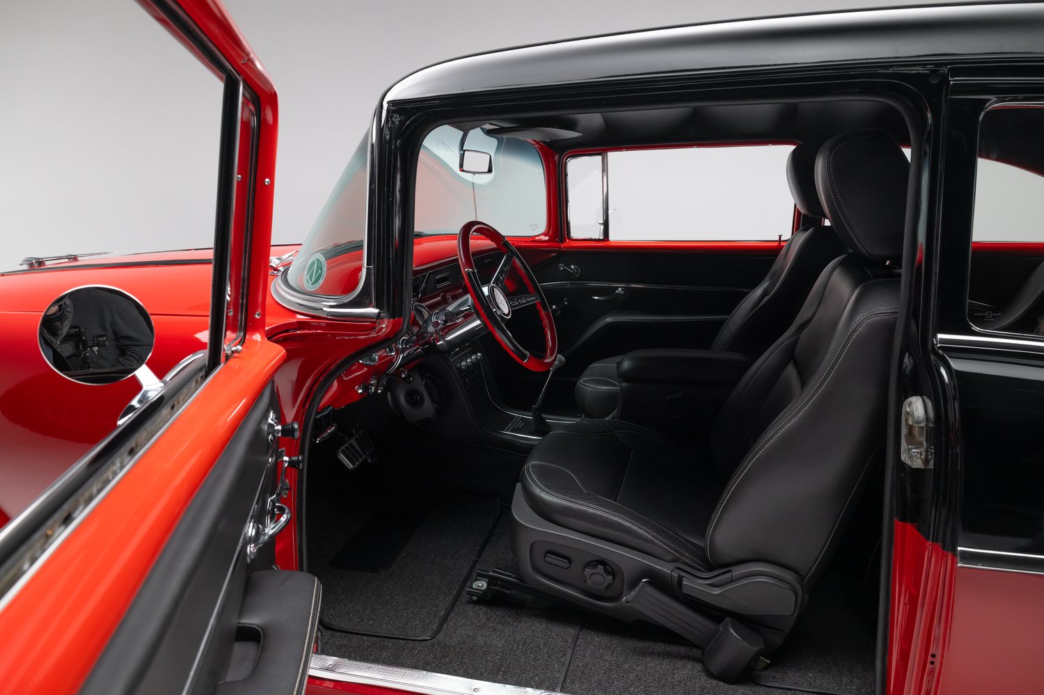 Restomod 1955 Pontiac Chieftain Sells for $35,550 on Bring a Trailer