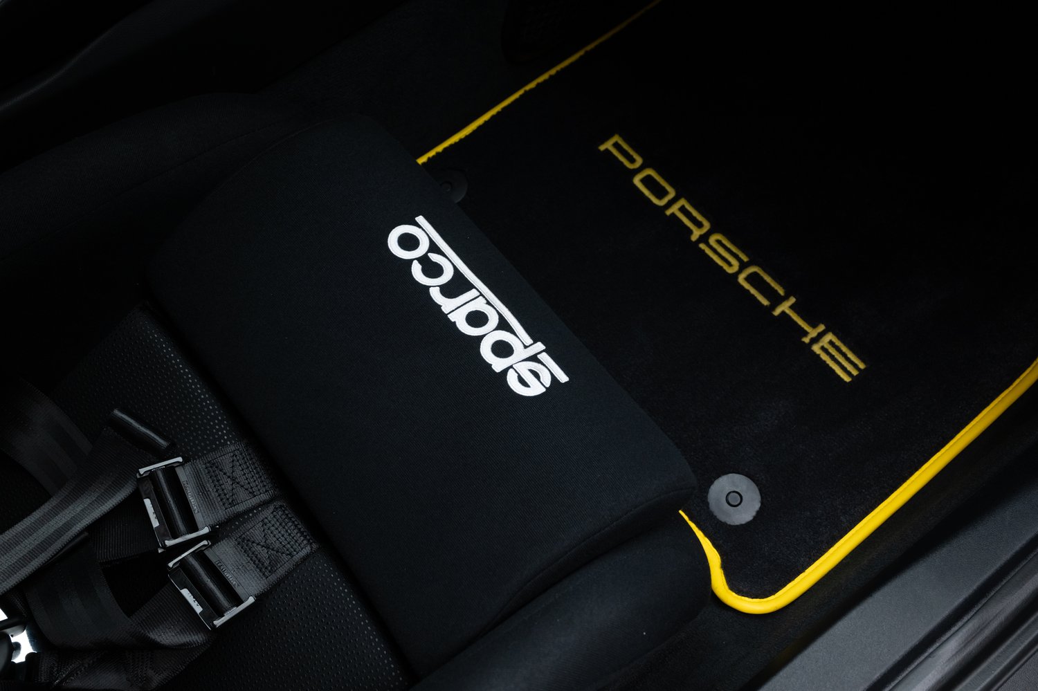 2016 Porsche Cayman GT4