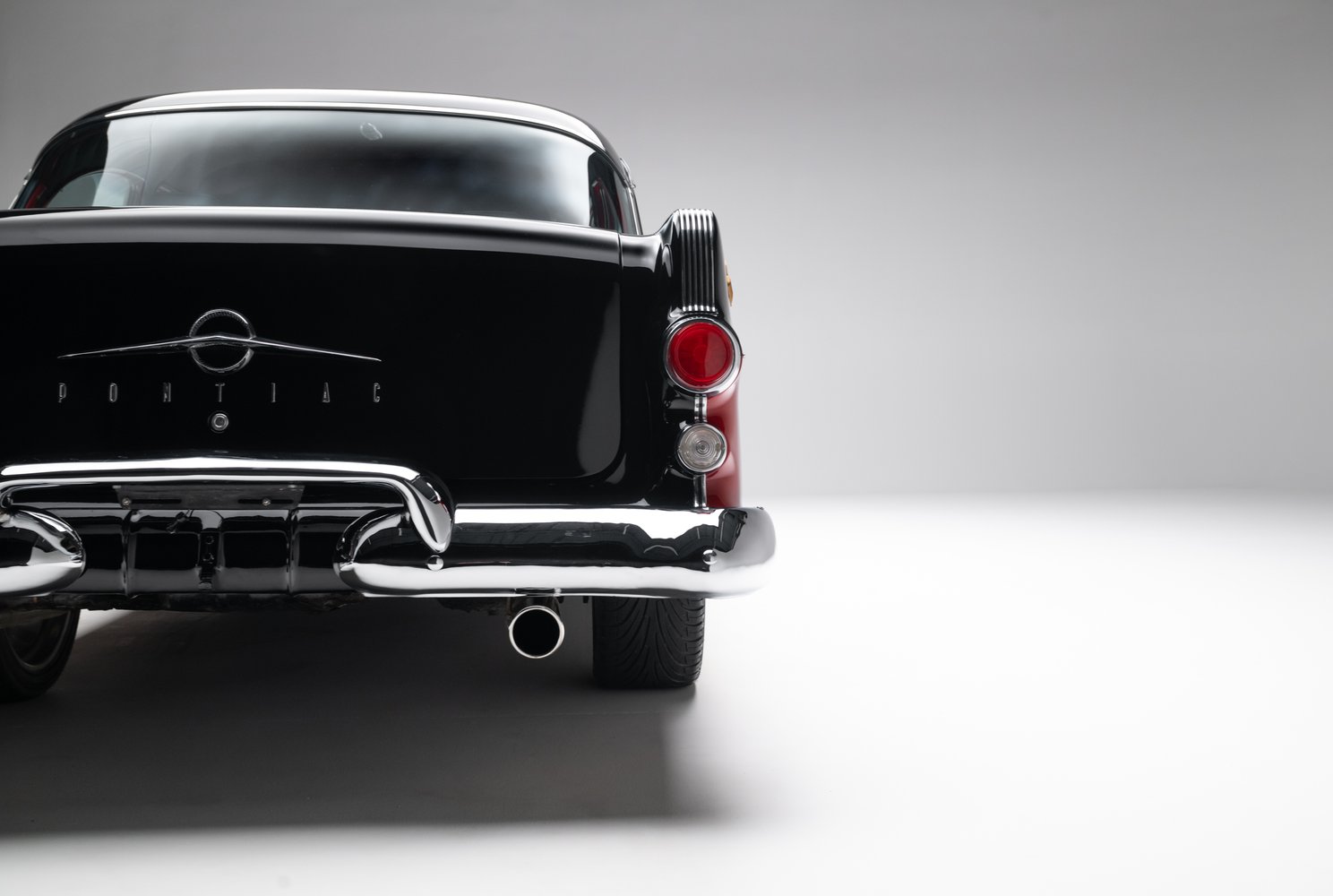 Restomod 1955 Pontiac Chieftain Sells for $35,550 on Bring a Trailer