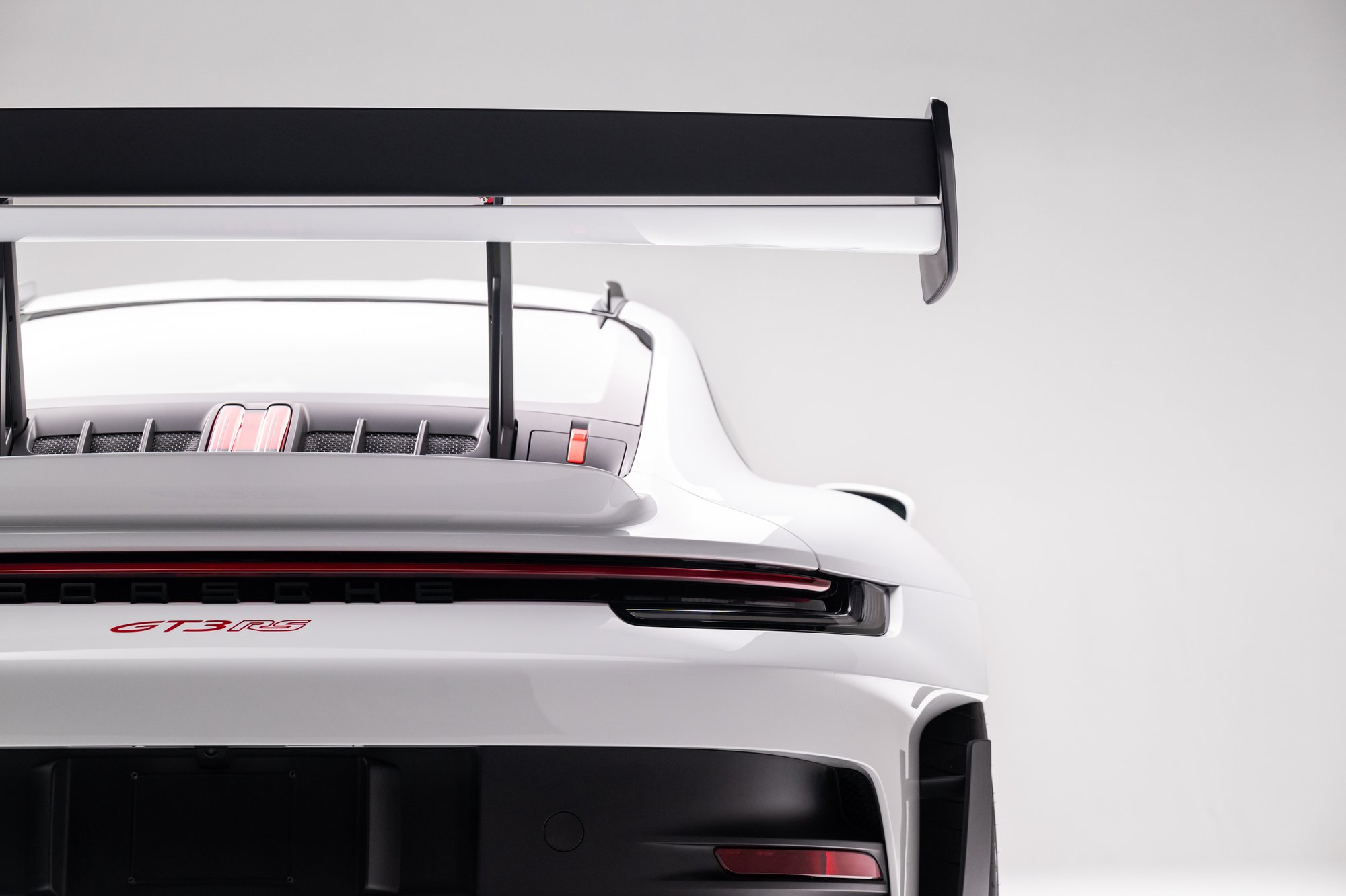 406-Mile 2023 Porsche 911 GT3 RS Sells for $367,786 on Bring a Trailer
