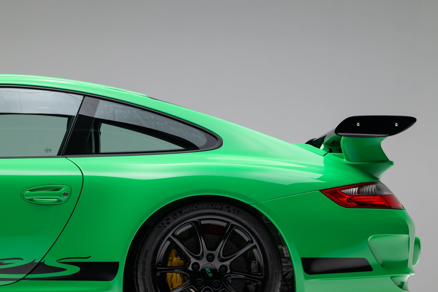 Time Capsule Porsche GT3 RS Achieves Record $498,000 Sale