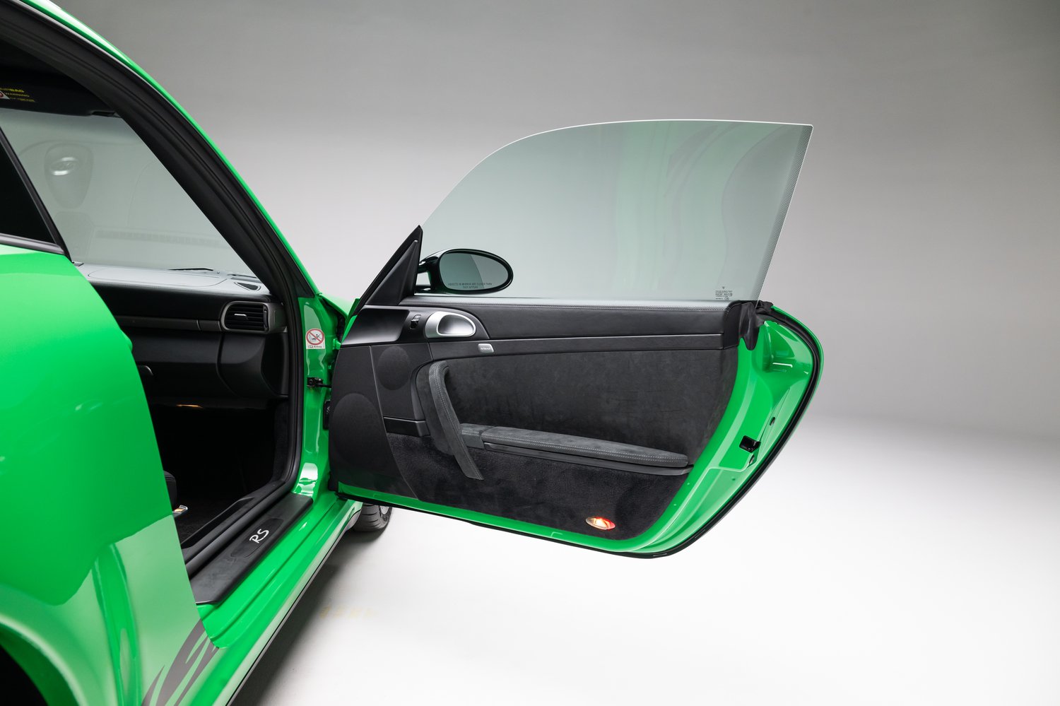 Time Capsule Porsche GT3 RS Achieves Record $498,000 Sale