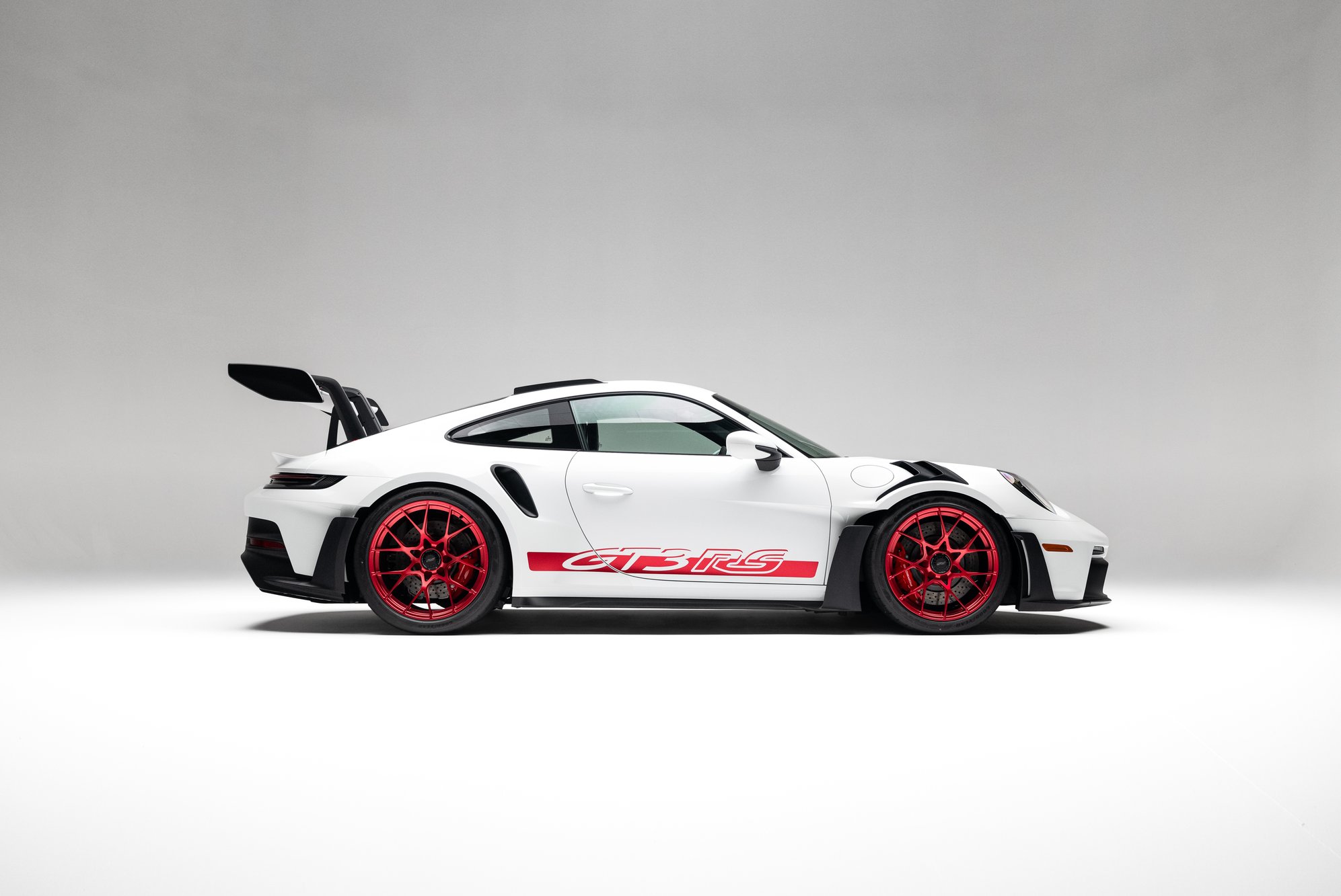 406-Mile 2023 Porsche 911 GT3 RS Sells for $367,786 on Bring a Trailer