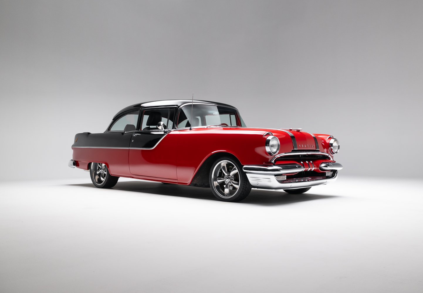 Restomod 1955 Pontiac Chieftain Sells for $35,550 on Bring a Trailer