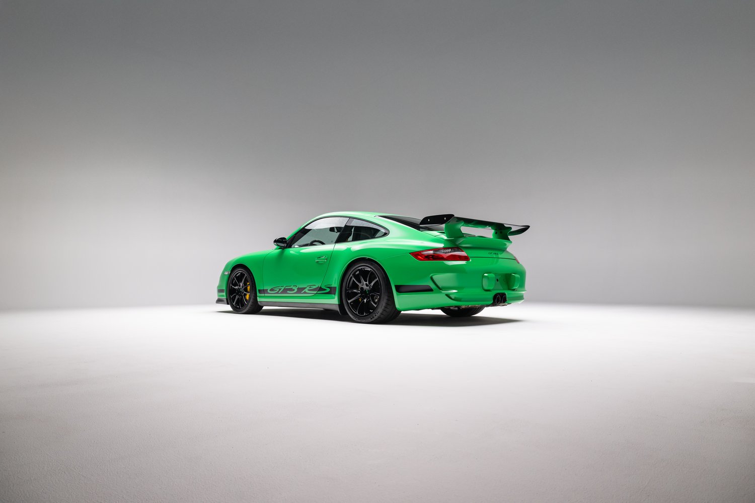 Time Capsule Porsche GT3 RS Achieves Record $498,000 Sale