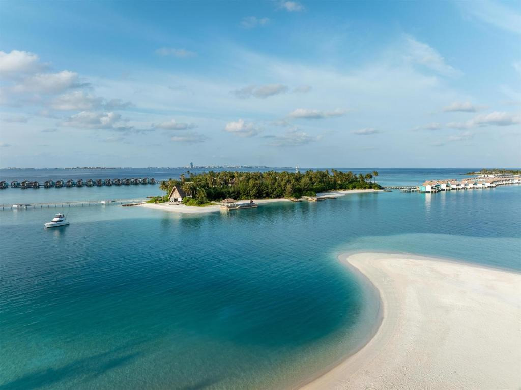 Saii Lagoon Curio Collection Hilton