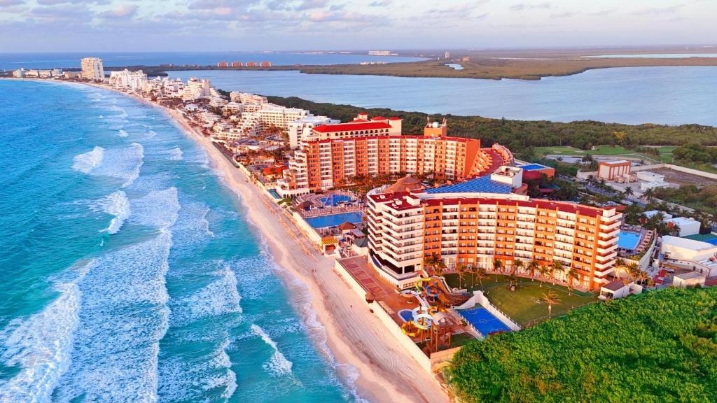 Crown paradise Cancun