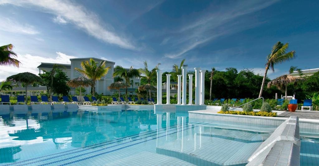 Grand Palladium Lady Hamilton Resort