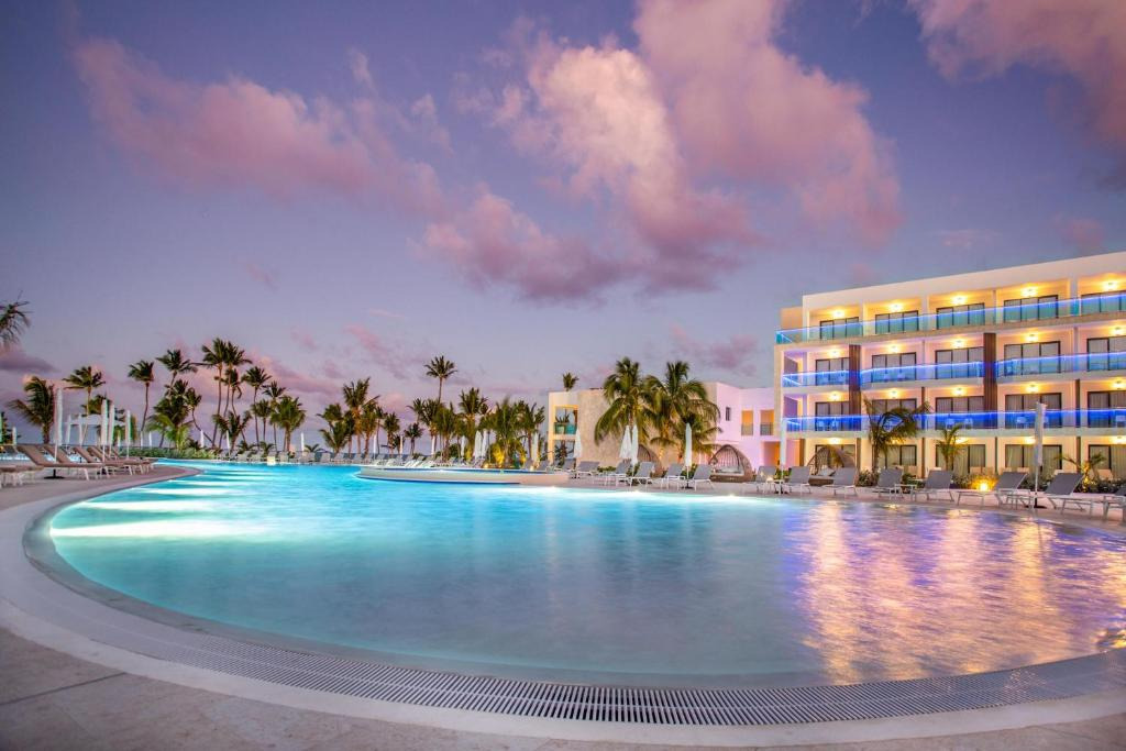 Serenade Punta Cana Beach Resort