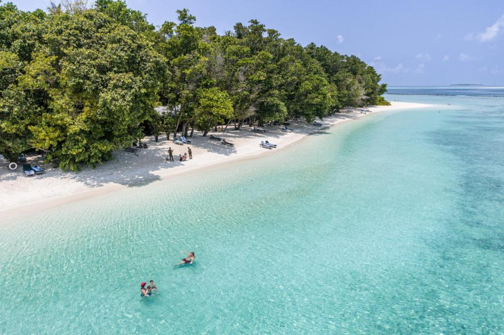 Royal Island Resort and Spa
