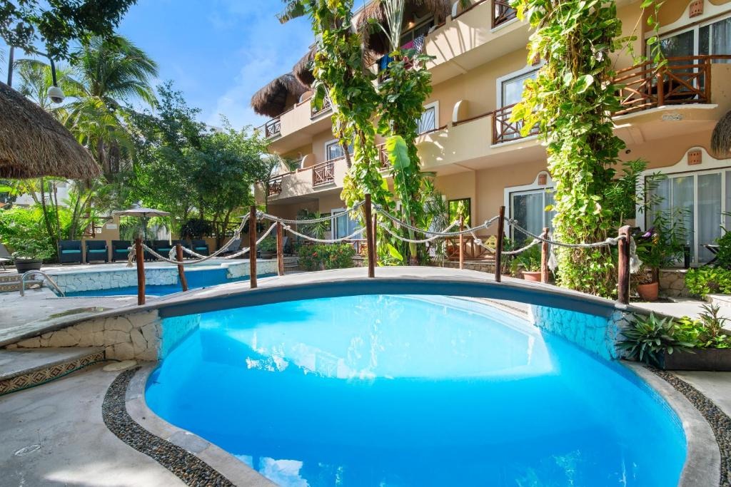 Riviera Del Sol