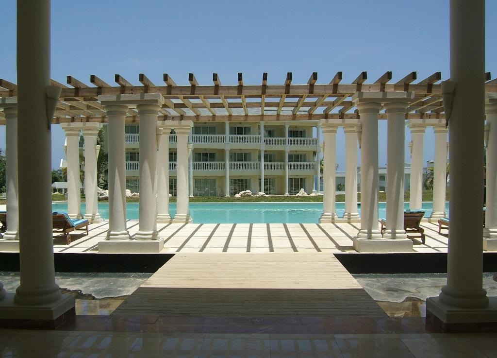 Grand Palladium Lady Hamilton Resort