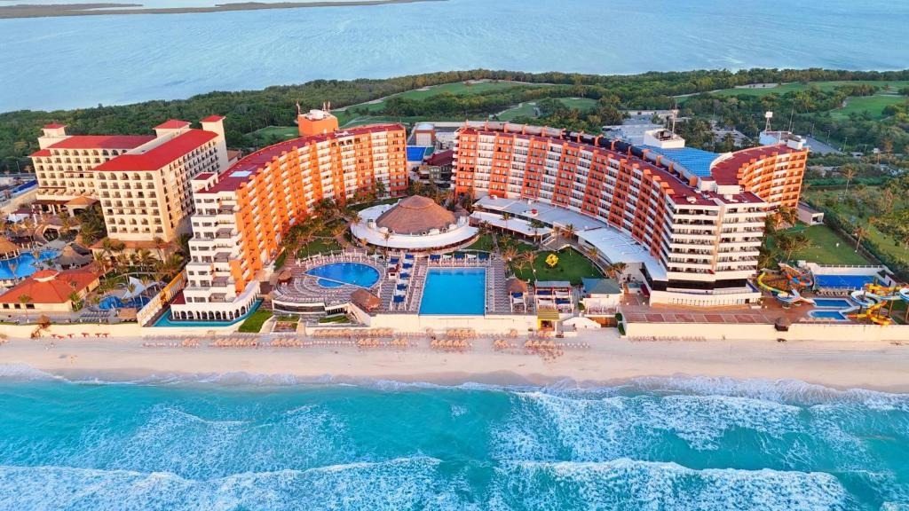 Crown paradise Cancun