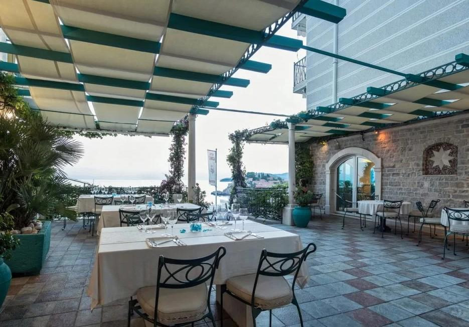 Hotel Azimut